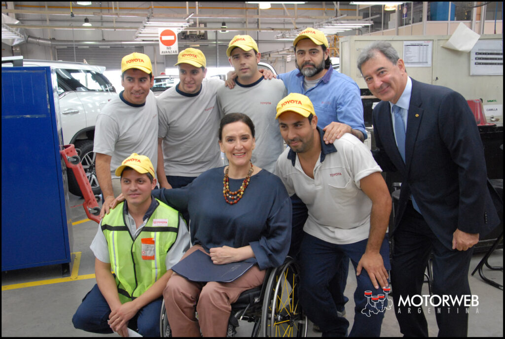 2016-11-toyota-argentina-festeja-1-millon-de-unidades-01